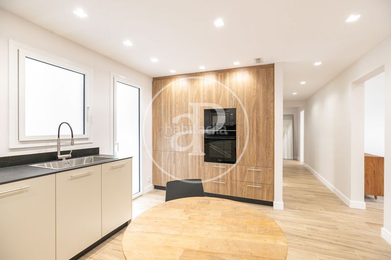 Foto d5cda0c8-fcd4-4b60-9cb1-593c79addd77. Pis amb calefacció a La Nova Esquerra de l´Eixample Barcelona