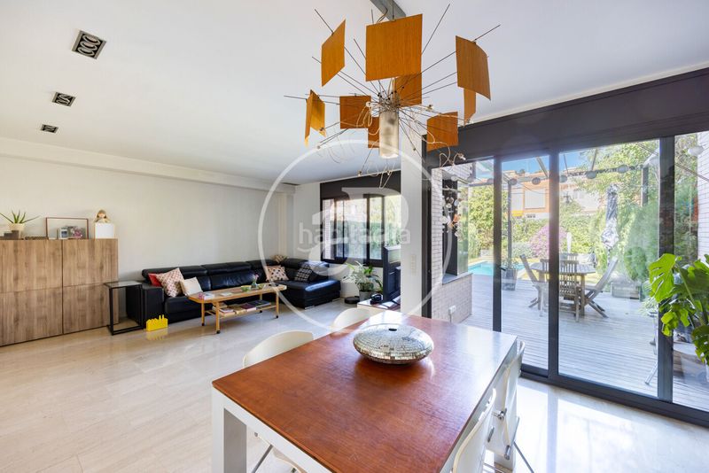 Foto d53e88fd-628f-4c59-b7dd-9da216c64845. Casa amb calefacció aparcament piscina a Sector Est Premià de Mar