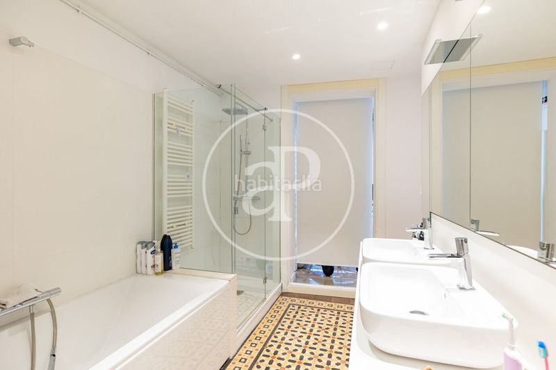 Foto e049a827-8671-42c0-8417-969fb114baf9. Pis amb calefacció a Dreta de l´Eixample Barcelona