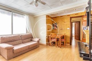 Miete Etagenwohnung  C/ d'almàssera. Piso en alquiler en lhort de senabre