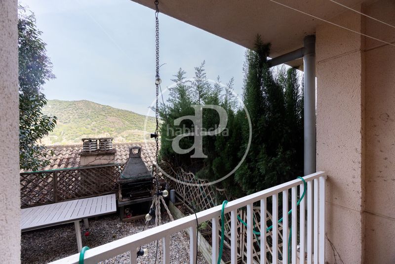 Foto b2e1dd7f-803c-4c3b-a920-feffe331077f. Casa adossada amb calefacció aparcament a Teià