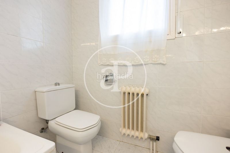 Foto b5b6c201-6ce0-4eb5-a224-4b5d8807a59e. Casa adossada amb calefacció aparcament a Teià