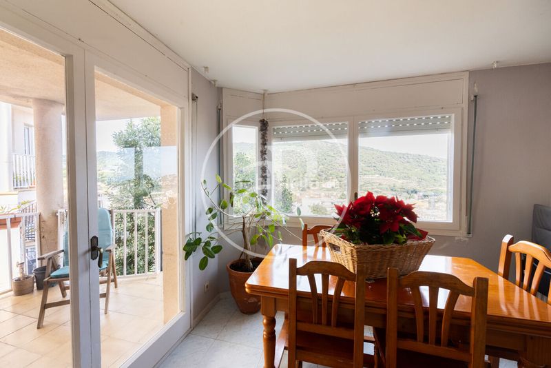 Foto d6c083b4-cbfa-47ae-b51f-d66c6d328df0. Casa adossada amb calefacció aparcament a Teià