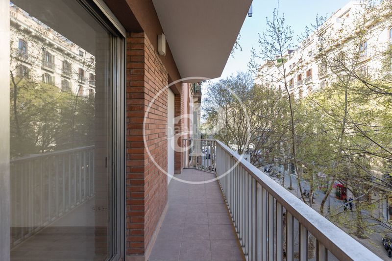 Foto f601b0f5-2c02-4664-b2c1-3b01004f9e3d. Pis amb calefacció aparcament a Dreta de l´Eixample Barcelona