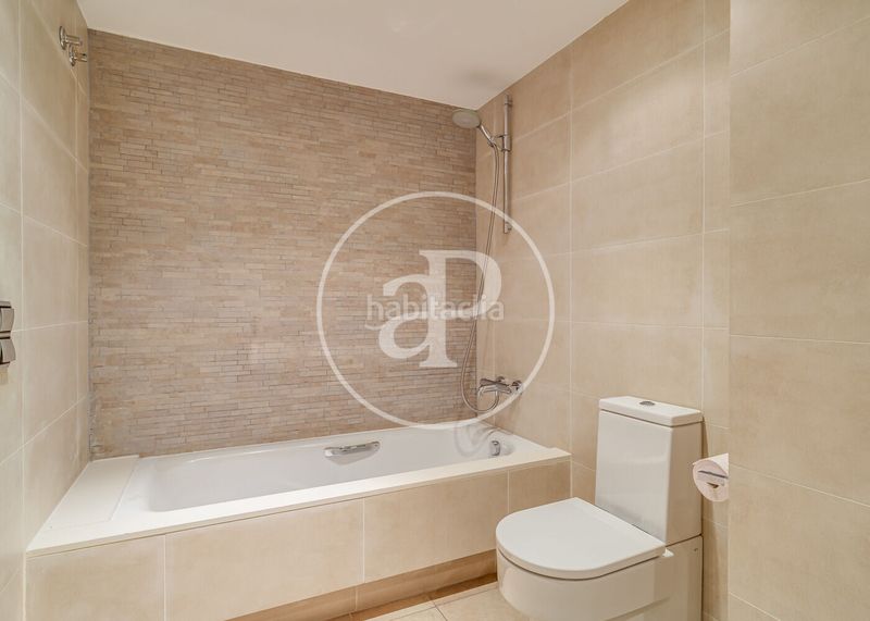 Foto 0411ce97-7b4e-42e8-9117-662828cbf387. Àtic amb calefacció aparcament piscina a Sant Gervasi - Bonanova Barcelona