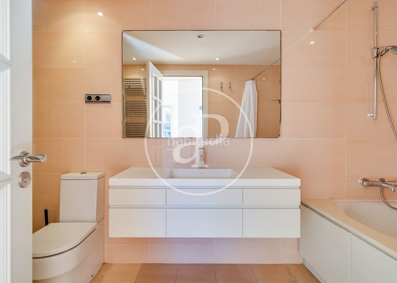 Foto 86bbce1b-5c3e-4a5e-8e6d-b5944a13bf06. Àtic amb calefacció aparcament piscina a Sant Gervasi - Bonanova Barcelona