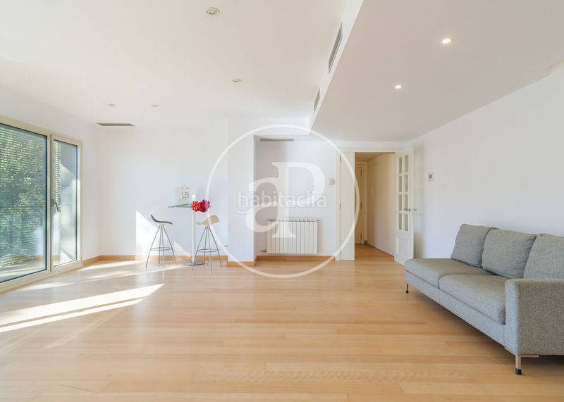Foto b15ce34e-71fd-4f4c-891a-4d1603c6acb8. Àtic amb calefacció aparcament piscina a Sant Gervasi - Bonanova Barcelona