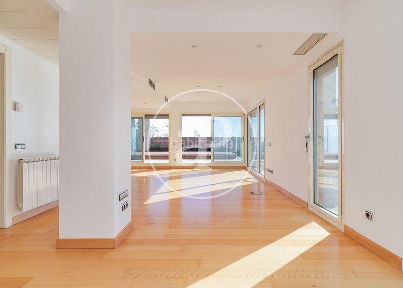 Foto b1a00196-1bad-4cc5-bb6f-224325590632. Àtic amb calefacció aparcament piscina a Sant Gervasi - Bonanova Barcelona