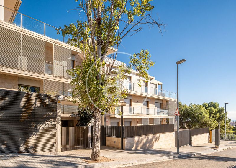 Foto b538fb72-dca1-44f0-b23d-db10c6a5cce1. Àtic amb calefacció aparcament piscina a Sant Gervasi - Bonanova Barcelona