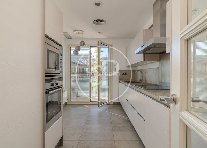 Foto d5fedb80-c52c-4a21-8bb4-52f2decce9b1. Àtic amb calefacció aparcament piscina a Sant Gervasi - Bonanova Barcelona