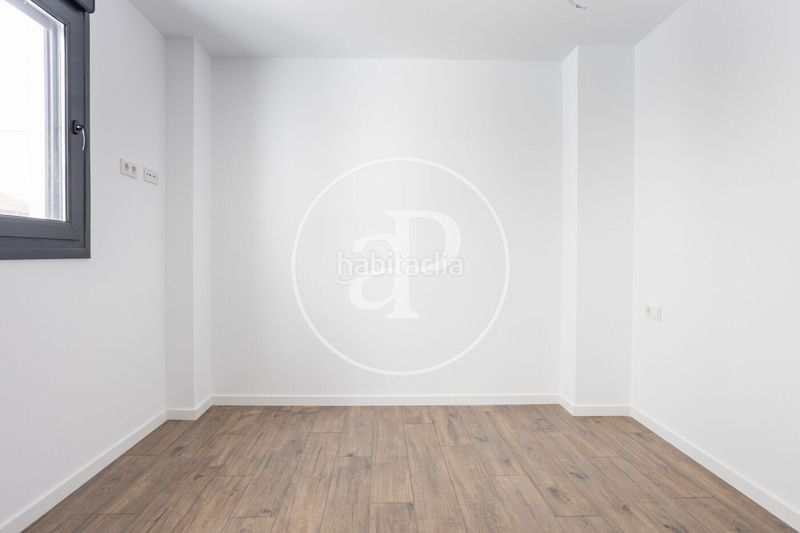 Foto bd0d58ea-b46b-4962-affe-06890a70208e. Pis amb calefacció a Barrio Benicalap Valencia