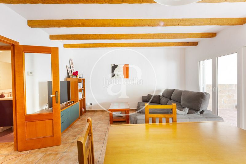 Foto 0f1c8d45-1372-460d-83d1-f5689c839c99. Casa adossada amb calefacció aparcament piscina a Riba - roja de Túria