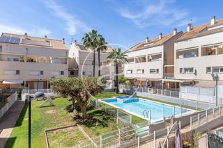 Rent Towny house  Ronda de joan fuster. Casa pareada en alquiler en almenara