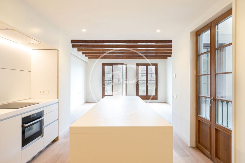 Foto 1405c8f7-6389-44a8-ba72-e4dcfa7e8a39. Àtic amb calefacció a Dreta de l´Eixample Barcelona