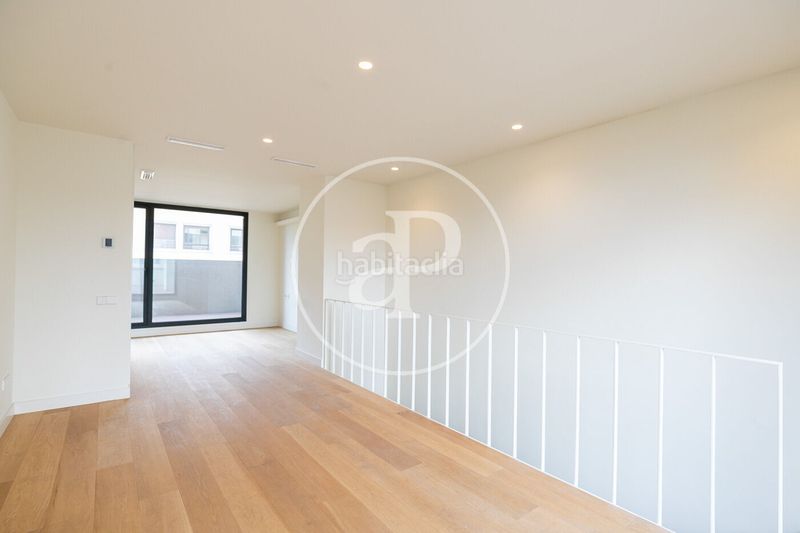 Foto 3cc11f2f-fef9-4de5-8b16-22b2ebf34423. Àtic amb calefacció a Dreta de l´Eixample Barcelona