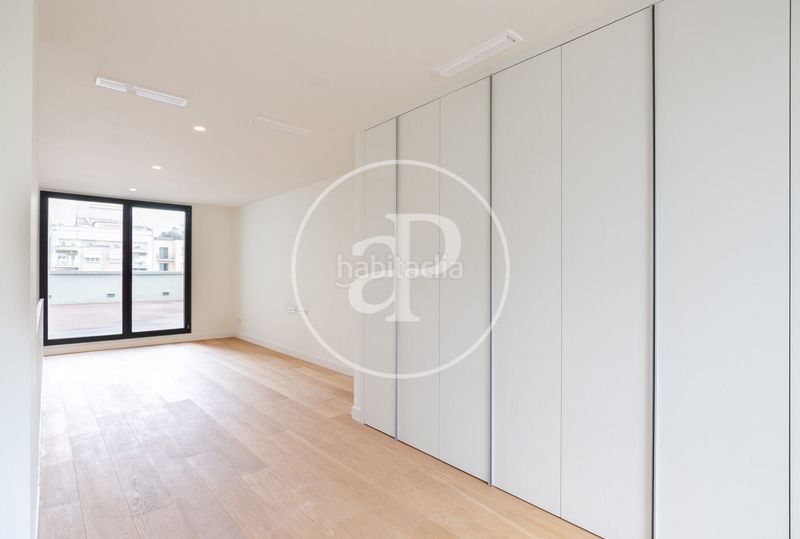 Foto 6bfb38b7-965f-4c3d-b850-88063b58d01b. Àtic amb calefacció a Dreta de l´Eixample Barcelona