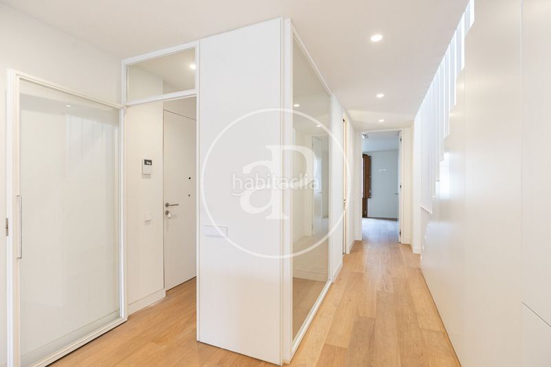 Foto 7433f8e5-8781-4748-8bce-59cbeb52264e. Àtic amb calefacció a Dreta de l´Eixample Barcelona