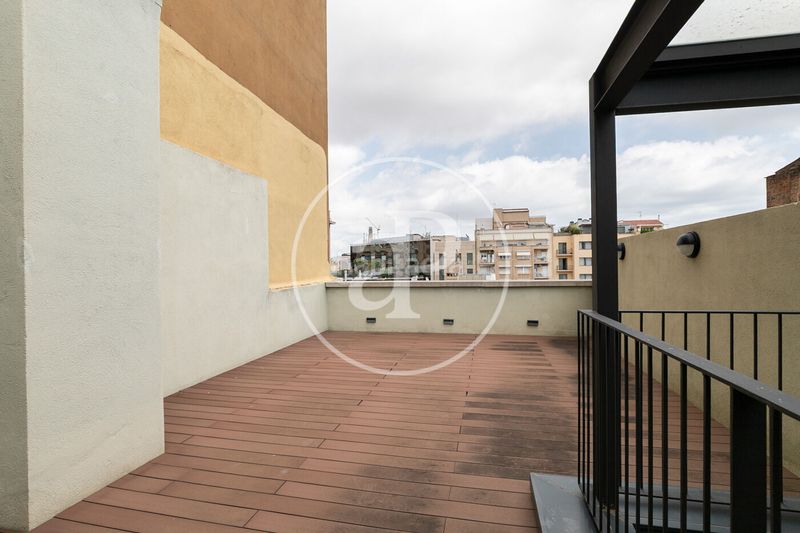 Foto 8487ebaa-09f6-439e-b6d3-ed5109037ea1. Àtic amb calefacció a Dreta de l´Eixample Barcelona