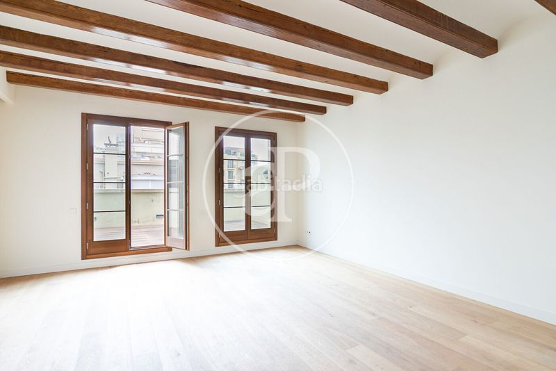 Foto d3f618c0-5b9a-4563-8a7a-f771b7bc9461. Àtic amb calefacció a Dreta de l´Eixample Barcelona