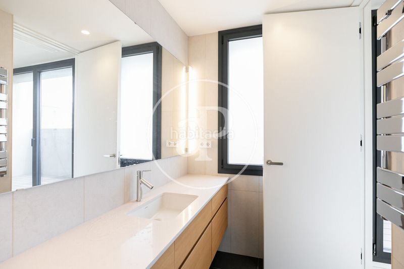 Foto e44689ab-4d43-41db-b8d2-faeac88130f1. Àtic amb calefacció a Dreta de l´Eixample Barcelona