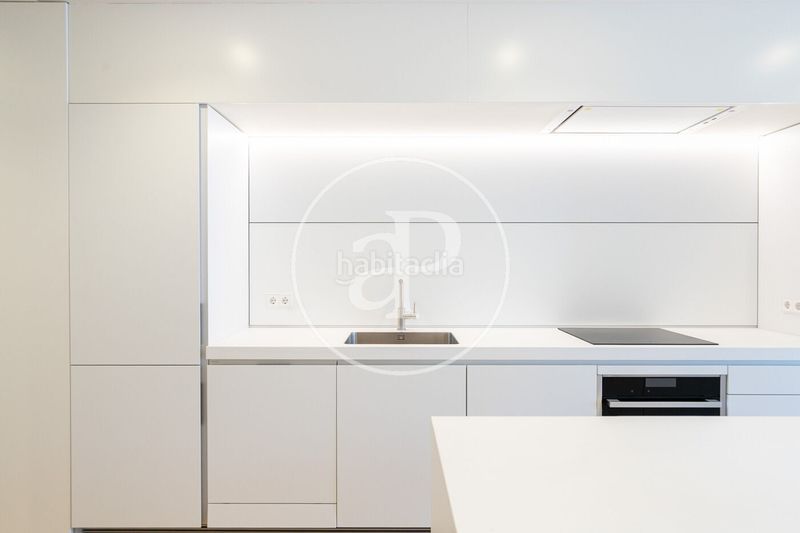 Foto f8334d6e-c531-4e16-a044-d0bf1b94ceda. Àtic amb calefacció a Dreta de l´Eixample Barcelona