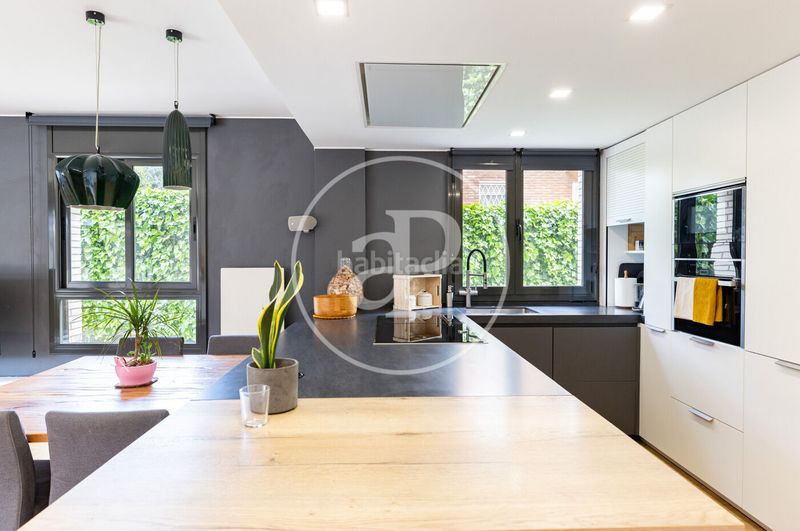 Foto dee1096a-a88f-460b-bf96-714d04c3d4c6. Pis amb calefacció aparcament a El Gall Esplugues de Llobregat