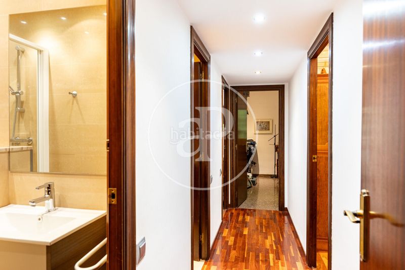 Foto e01cfbba-8afa-46d5-b531-e4e2641d6310. Pis amb calefacció aparcament a Sagrada Família Barcelona