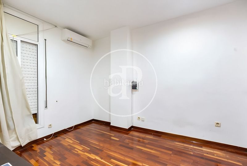 Foto e6ce136e-ce62-4c72-8c42-782381cdf148. Pis amb calefacció aparcament a Sagrada Família Barcelona