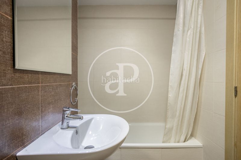 Foto ed7cfe29-54e3-4f89-bd9a-f4ad669aed61. Pis amb calefacció aparcament piscina a Ciutat de les Ciències i de les Arts - Justicia Valencia