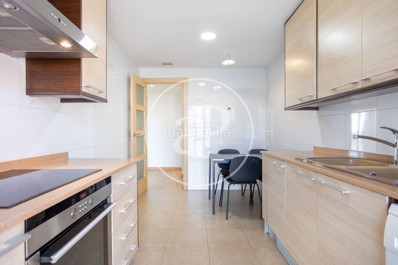 Foto f5e393d2-22d2-49e6-99e3-12df788414d4. Pis amb calefacció aparcament piscina a Ciutat de les Ciències i de les Arts - Justicia Valencia