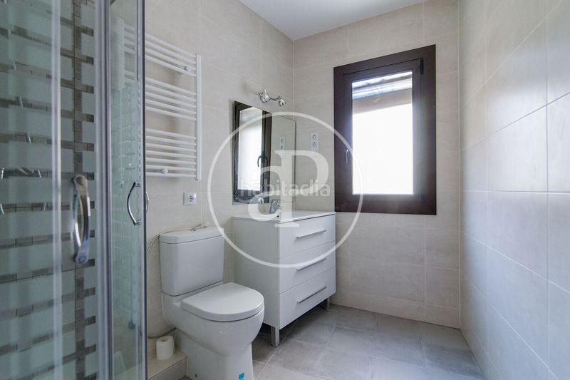 Foto 7eacbbaf-f0d8-4d1a-a7b3-cd2e3048ae40. Pis amb calefacció a Raval Barcelona