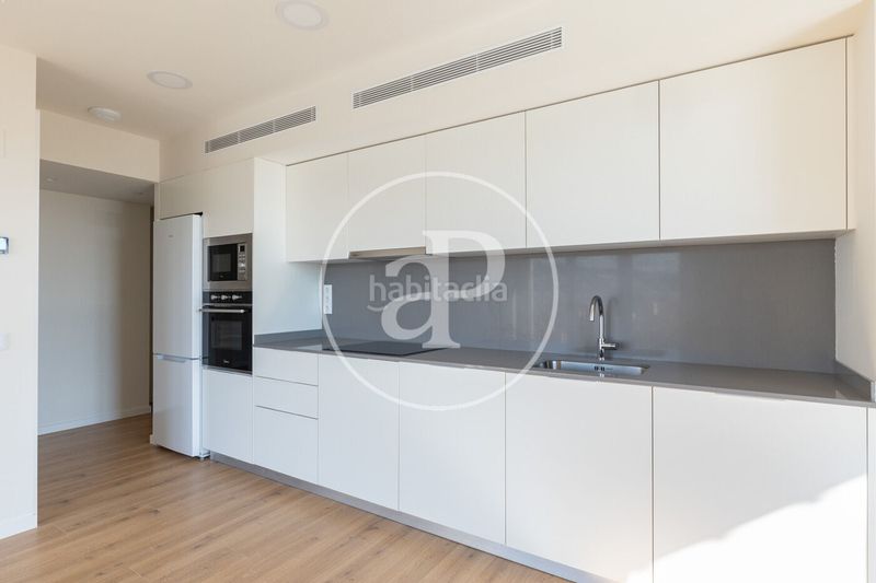 Foto 0a4c4ba9-330f-4954-ae63-e093aecf5f90. Lloguer pis amb calefacció aparcament piscina a Eixample Mataró