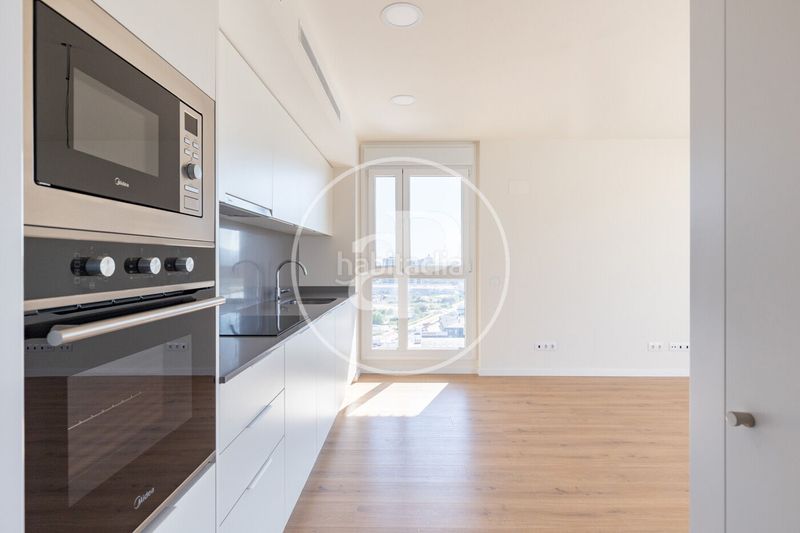 Foto 706d3a36-e4ab-4270-bd15-6fa78c206e08. Rent flat with heating parking pool in Eixample Mataró