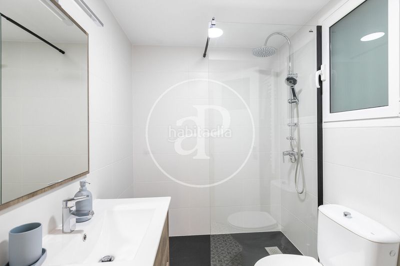 Foto 81bdc68d-f33d-4845-bb10-66960e3ec3df. Pis amb calefacció a L´Antiga Esquerra de l´Eixample Barcelona