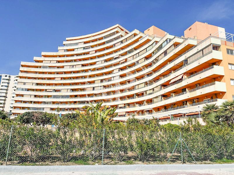 Foto a02a43dd-e634-41c9-b8d0-78ecad9a4bf5. Pis amb calefacció piscina a Puerto Calp