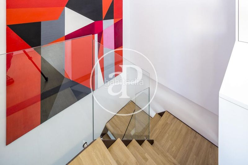 Foto 13280548-a6e4-46a3-bd12-beff5ca2f971. Dúplex amb calefacció a Sant Francesc Valencia