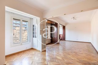 Miete Etagenwohnung  Gran via de les corts catalanes. Piso en alquiler en gran vía