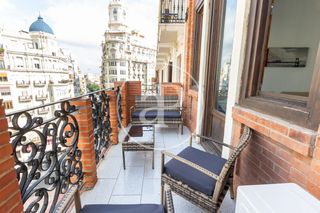 Rent Flat in Sant Francesc. Piso en alquiler en la plaza del ayuntamiento