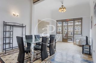 Location Appartement  Pl. de l'ajuntament. Piso en alquiler en la plaza del ayuntamiento