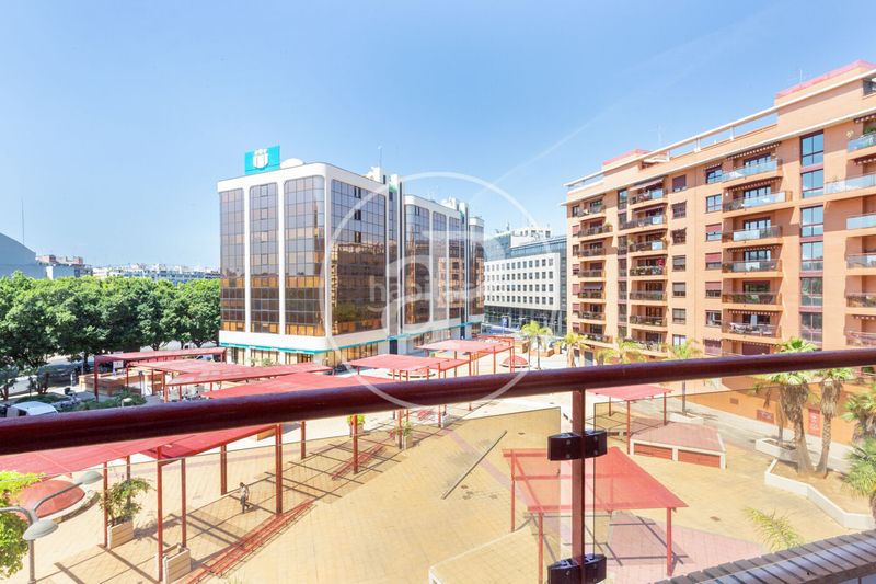 Foto f6213eb3-0c39-4c3d-b824-431699cf801e. Pis amb calefacció aparcament a Mestalla Valencia