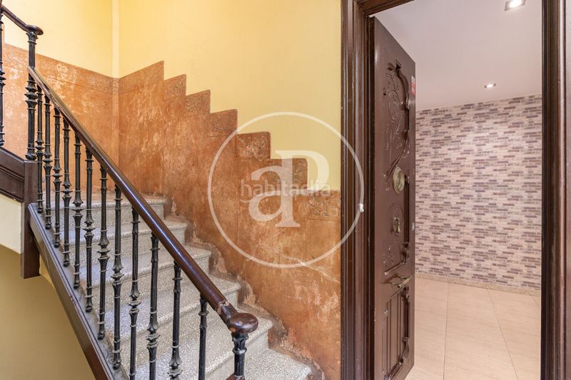 Foto b62c4599-a98a-4f28-a6b8-dc793b7eaa8f. Pis amb calefacció a Vila de Gràcia Barcelona