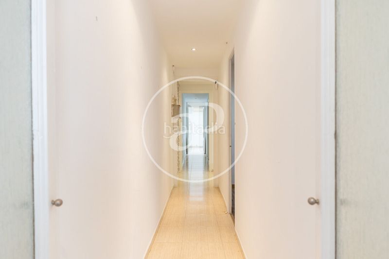 Foto c2dffe54-6b23-4e2c-8d19-6a1f6c3b695d. Pis amb calefacció a Vila de Gràcia Barcelona