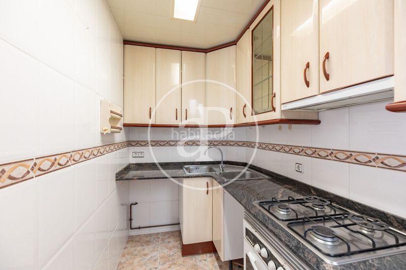 Foto 4293f326-4a8b-4479-a6ae-99c12172926c. Pis amb calefacció a La Sagrera Barcelona