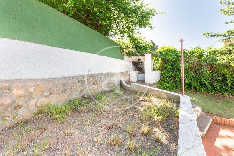 Foto 5e958bc8-b8c0-4eac-8db8-d6e210cd92e7. Casa amb calefacció aparcament piscina a Las Pedrizas Chiva