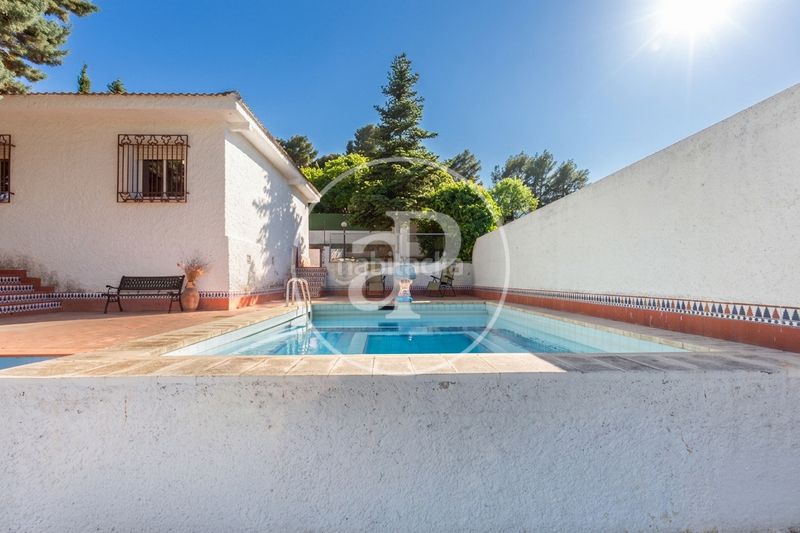 Foto fb8bc5b9-205a-4fff-816e-63c2edc72cd8. Casa amb calefacció aparcament piscina a Las Pedrizas Chiva