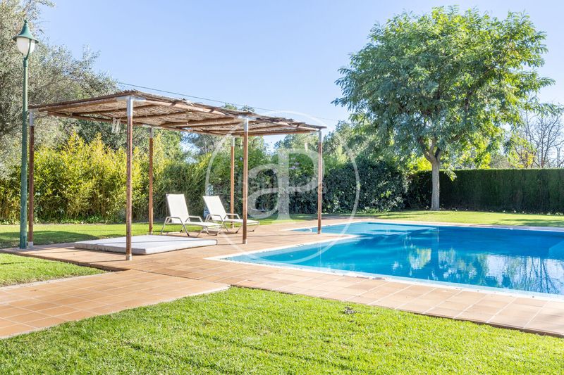 Foto 9446887e-e88f-4cbe-813a-cd7ddaf812fb. Casa amb calefacció aparcament piscina a Los Pinares-La Masia Bétera