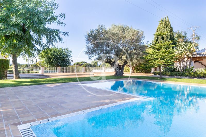 Foto a1e200f8-152e-4e12-a002-dd6d86bca444. Casa amb calefacció aparcament piscina a Los Pinares-La Masia Bétera