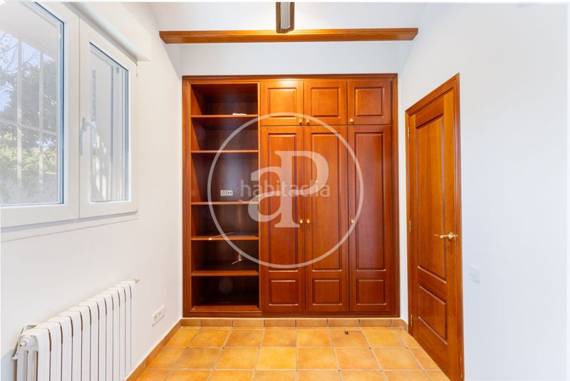 Foto c207f40e-ca22-4745-b802-5d32e88cb986. Casa amb calefacció aparcament piscina a Los Pinares-La Masia Bétera