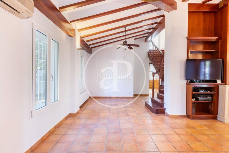 Foto fb1fa11b-4248-4fd5-95dc-7bf63cc77d1b. Casa amb calefacció aparcament piscina a Los Pinares-La Masia Bétera