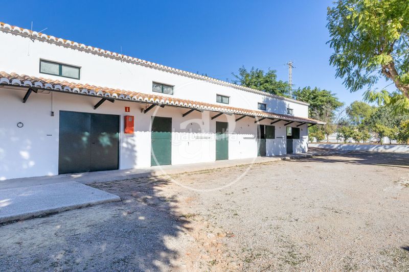 Foto fc5aea53-8a85-4f60-8c80-836e80b7d09b. Casa amb calefacció aparcament piscina a Los Pinares-La Masia Bétera